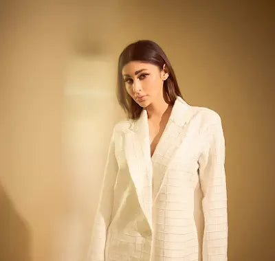 Mouni Roy lecler Blazer