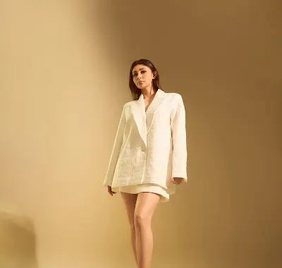 Mouni Roy lecler Blazer