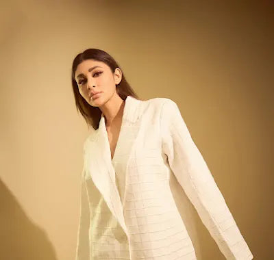 Mouni Roy lecler Blazer